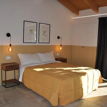 Avie Honey & Breakfast 3* لا مورّا