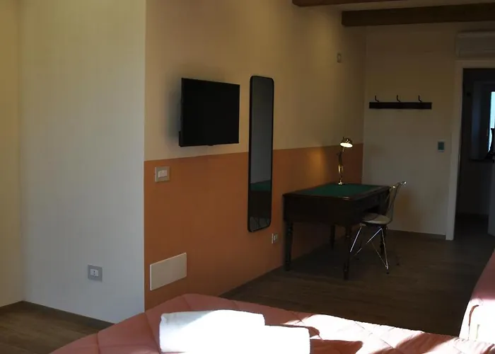 Avie Honey & Breakfast Couette-café La Morra