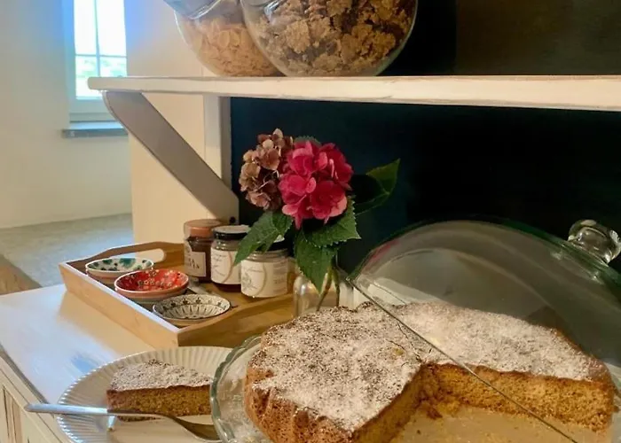 Avie Honey & Breakfast 3*