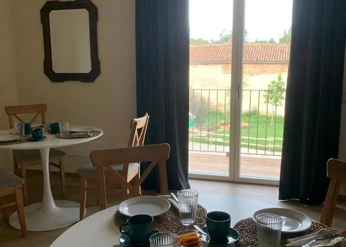 Avie Honey & Breakfast Couette-café 3*