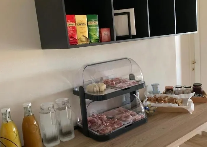 Avie Honey & Breakfast Couette-café